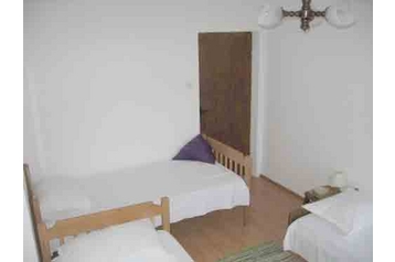 Montenegro Privát Herceg Novi, Exterior